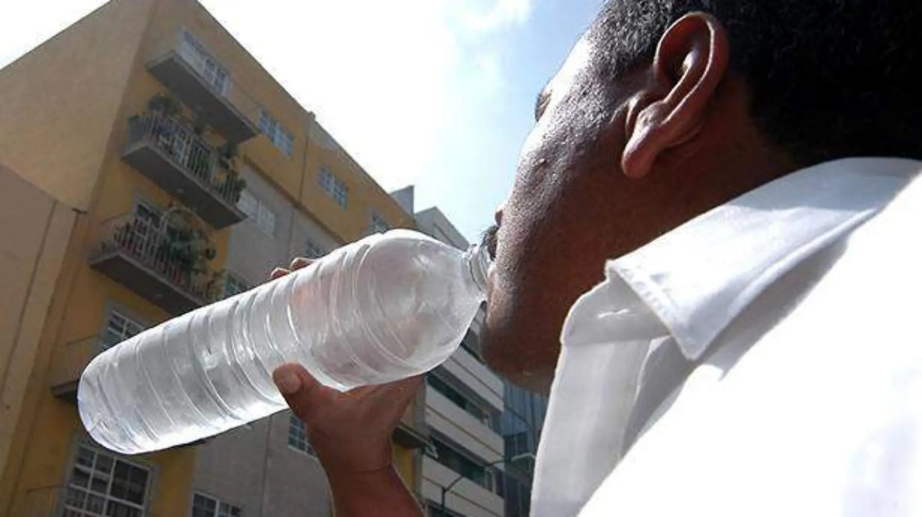 Agua calor deshidratación sed